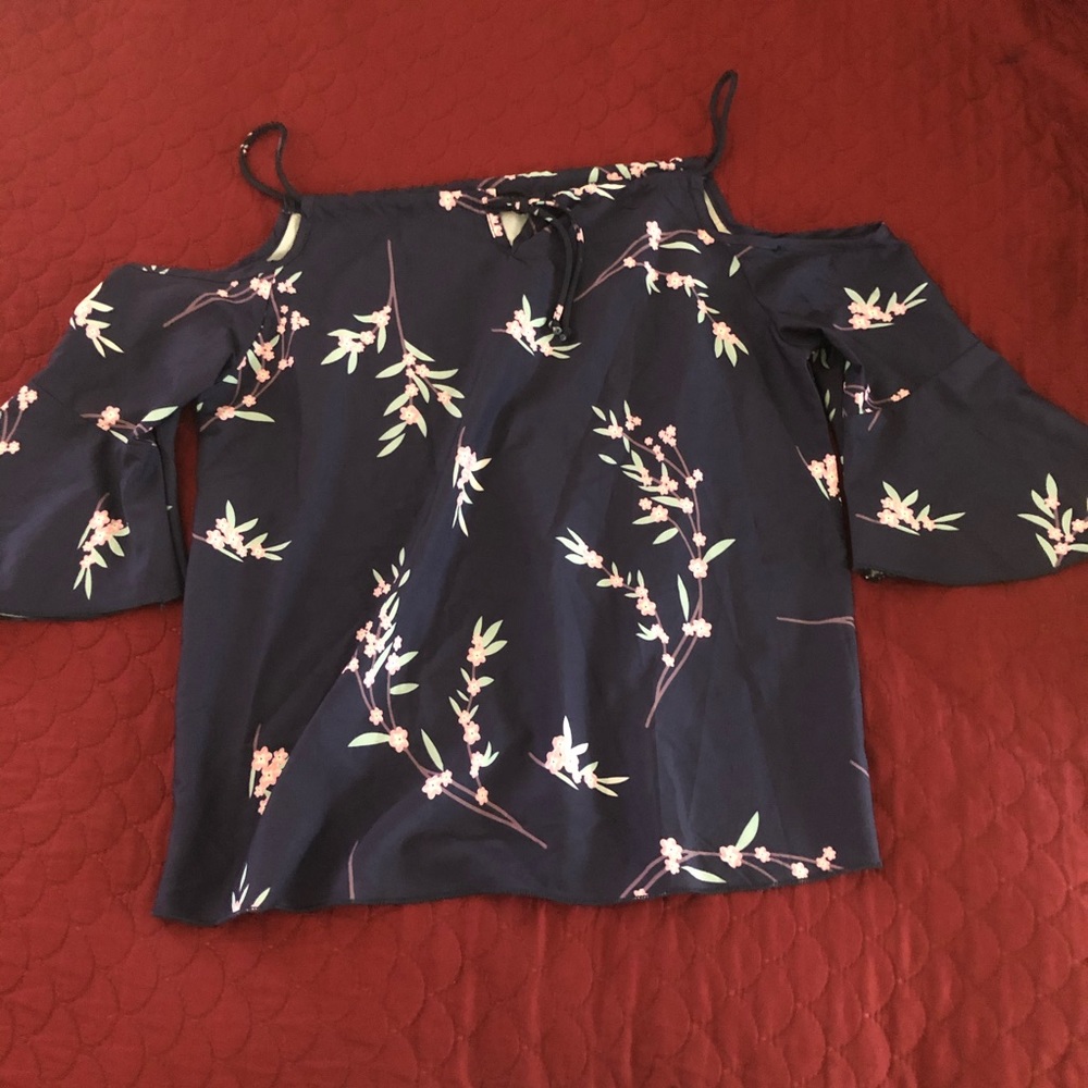 Floral off the shoulder top!!!